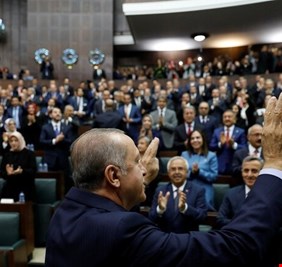 قالن: البرلمان التركي قد يخول الجيش استخدام القوة في ليبيا