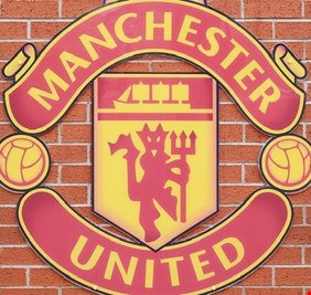 مانشستر يونايتد يخطط لضم نجم عربي خلال الميركاتو الشتوي