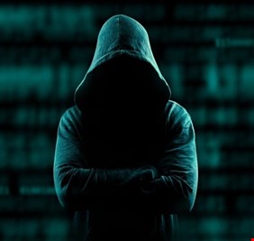 بعد اختراق المواقع الحكومية.. “ماكس برو”: لا تناموا هذه الليلة وانتظروا الصاعقة!