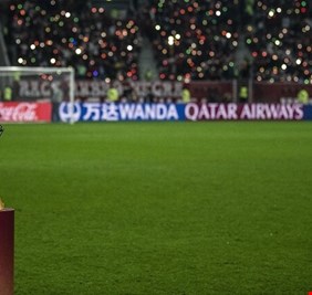 ليفربول يحمل 