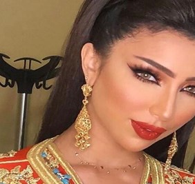 منع الفنانة المغربية دنيا بطمة من السفر للتحقيق في تورطها بقضية 