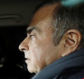 كارلوس غصن يلتقي الرئيس اللبناني بعد فراره من اليابان