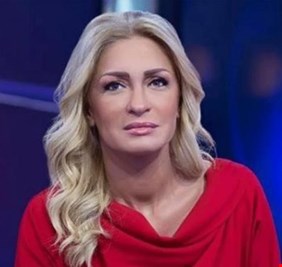 كيف توفيت المذيعة نجوى قاسم .. أختها تروي القصة كاملة