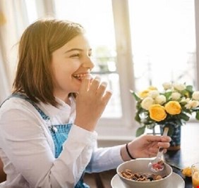 أطعمة يمكنك تناولها بقدر ما تشاء دون خوف من السمنة