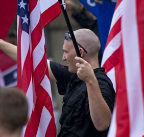 السلطات الأمريكية تعتقل ثلاثة نازيين جددا قبل تجمع مؤيد للأسلحة