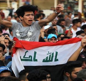 يحاولون تشويه الثورة.. مقرب من الصدر يتحدث عن مخطط للكتل (الفاسدة)