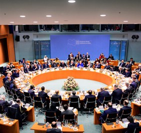 بيان مؤتمر برلين الختامي حول ليبيا: جيش موحد ووقف لإطلاق النار ودعم حظر السلاح