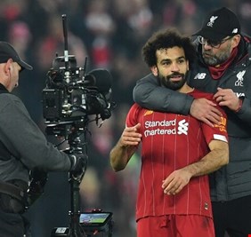 كلوب يكشف خطة صلاح وأليسون لتسجيل الهدف التاريخي ضد مانشستر يونايتد