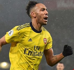 أوباميانغ يعطي موافقته للانضمام إلى برشلونة فورا