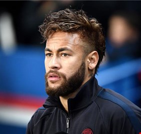 نيمار يتنازل عن عادته الجدلية