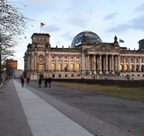 برلماني ألماني يكشف كيف خدع الناتو الاتحاد السوفيتي تحت حكم غورباتشوف!