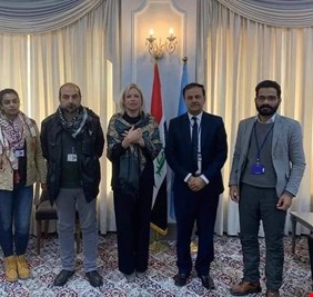 متظاهرو ذي قار يلتقون بلاسخارت في المنطقة الخضراء ويقدمون لها رسالة من ثلاثة مطالب