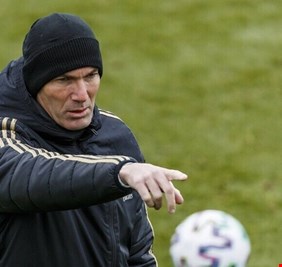 زيدان يعلن قائمة الريال استعدادا لديربي مدريد أمام أتلتيكو