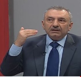 فائق الشيخ علي مغرداً: خويه علاوي، جا أبو جهاد الهاشمي شعنده رايح وياك للقصر الجمهوري