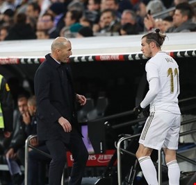 وكيل أعمال غاريث بيل يكشف حقيقة علاقته بزيدان وبيريز