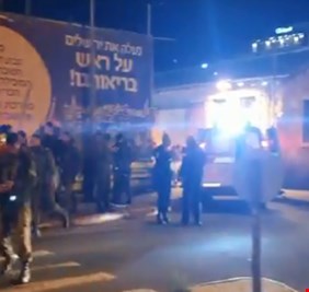 إصابة 14 إسرائيليا بعملية دهس في محطة حافلات بالقدس