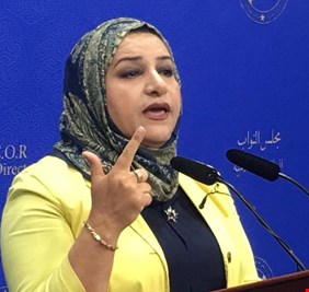 عرب وين وطنبورة وين نائبة عراقية تهدد باغلاق محلات بيع الخمور .. ورد قاسي من قبل ناشطين ..!!!