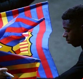 رسميا.. برشلونة يعلن مدة غياب ديمبلي عن الملاعب