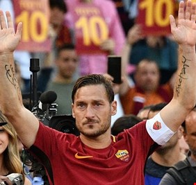 توتي أسطورة روما يعود لكرة القدم بمغامرة جديدة