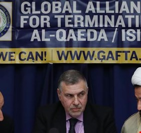 امريكا تبلغ المكلف علاوي ما عليه ان يفعل تجاه المتظاهرين !