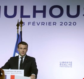 ماكرون: لن نسمح بتطبيق القوانين التركية في فرنسا