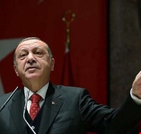 أردوغان يطلب المساعدة من ماكرون وميركل في إدلب