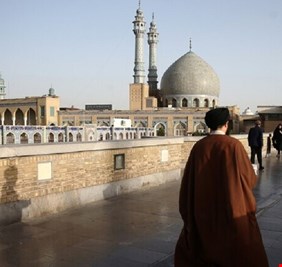 مسؤول إيراني: فيروس 