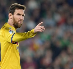 ميسي يكشف مرشحيه للفوز بدوري أبطال أوروبا