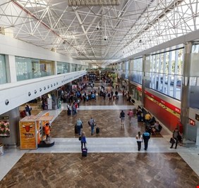 اعتقال مواطنة روسية في إسبانيا.. وموسكو ترجح أنه بطلب من واشنطن