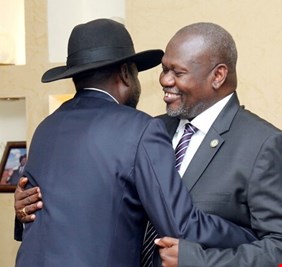 رئيس جنوب السودان يعيد زعيم المتمردين السابق إلى منصب نائبه