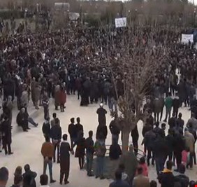 احتجاجات على تفشي الفساد.. الآلاف يتظاهرون في إقليم كردستان