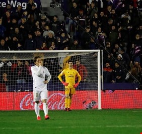 ليفانتي يهدي صدارة الليغا لبرشلونة بهدف صاعق في مرمى ريال مدريد