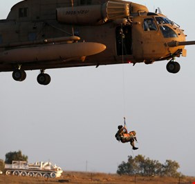 إسرائيل تحجر على 200 كوري جنوبي في قاعدة عسكرية في القدس