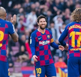 لاعبو برشلونة مهددون بالاحتجاز في إيطاليا بسبب فيروس 