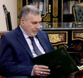 انقلاب سياسي قد يجبر رئيس الوزراء المكلف على الاعتذار عن تشكيل الحكومة