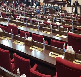 وسط غياب نواب عدة كتل.. تأجيل جلسة البرلمان نصف ساعة لعدم اكتمال النصاب