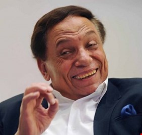 عادل إمام ردا على شائعات وفاته: عاوزيني أموت ليه؟!
