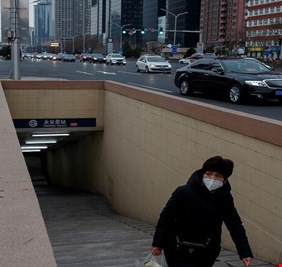 تراجع عدد الإصابات الجديدة بكورونا في الصين إلى أدنى مستوى منذ أسابيع