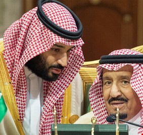 وول ستريت جورنال : سلطات السعودية بدأت بالإفراج عن بعض الأمراء المحتجزين