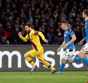 الغموض يحيط بمواجهة برشلونة ونابولي