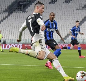 تعرف على سيناريوهات تحديد بطل الدوري الإيطالي بعد إيقاف 