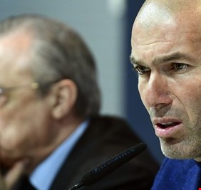 بيريز يعتزم إقالة زيدان وتعيين مدرب بديل لريال مدريد