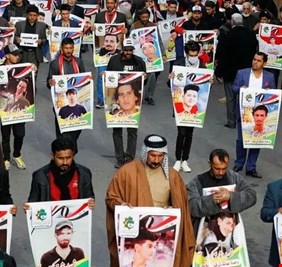 قائمة تضم 200 شخصية متهمة بالفساد والقتل يعدها المتظاهرون الى الخزانة الأمريكية، فمن في هذه القائمة ؟