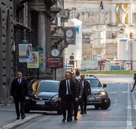 بابا الفاتيكان يتجول في روما رغم طوارئ كورونا