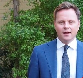 السفير البريطاني: إستدعتني الحكومة العراقية لتقديم التعازي بمناسبة مقتل المجندة البريطانية وليس لأمر آخر !