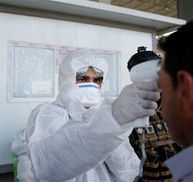 منظمة الصحة العالمية تحذر من بيئة خطيرة للغاية تسمح بانتشار فايروس كورونا بالعراق