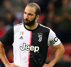 تقارير: هيغواين يهرب من الحجر الصحي إلى الأرجنتين