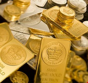 الذهب يرتفع بفضل الإقبال على الملاذات الآمنة ويتجه لانخفاض أسبوعي