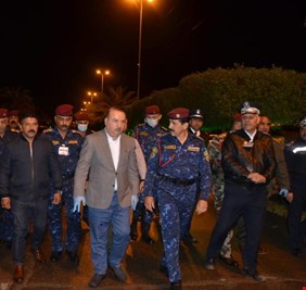 بالصور.. وزير الداخلية يشرف بنفسه على حظر التجول في مدينة الكاظمية..