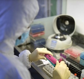 الصين تكشف موعد طرح لقاح كورونا رسميًا